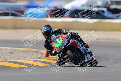 media/Oct-09-2022-SoCal Trackdays (Sun) [[95640aeeb6]]/Turn 2 (1110am)/